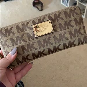 Michael kors wallet